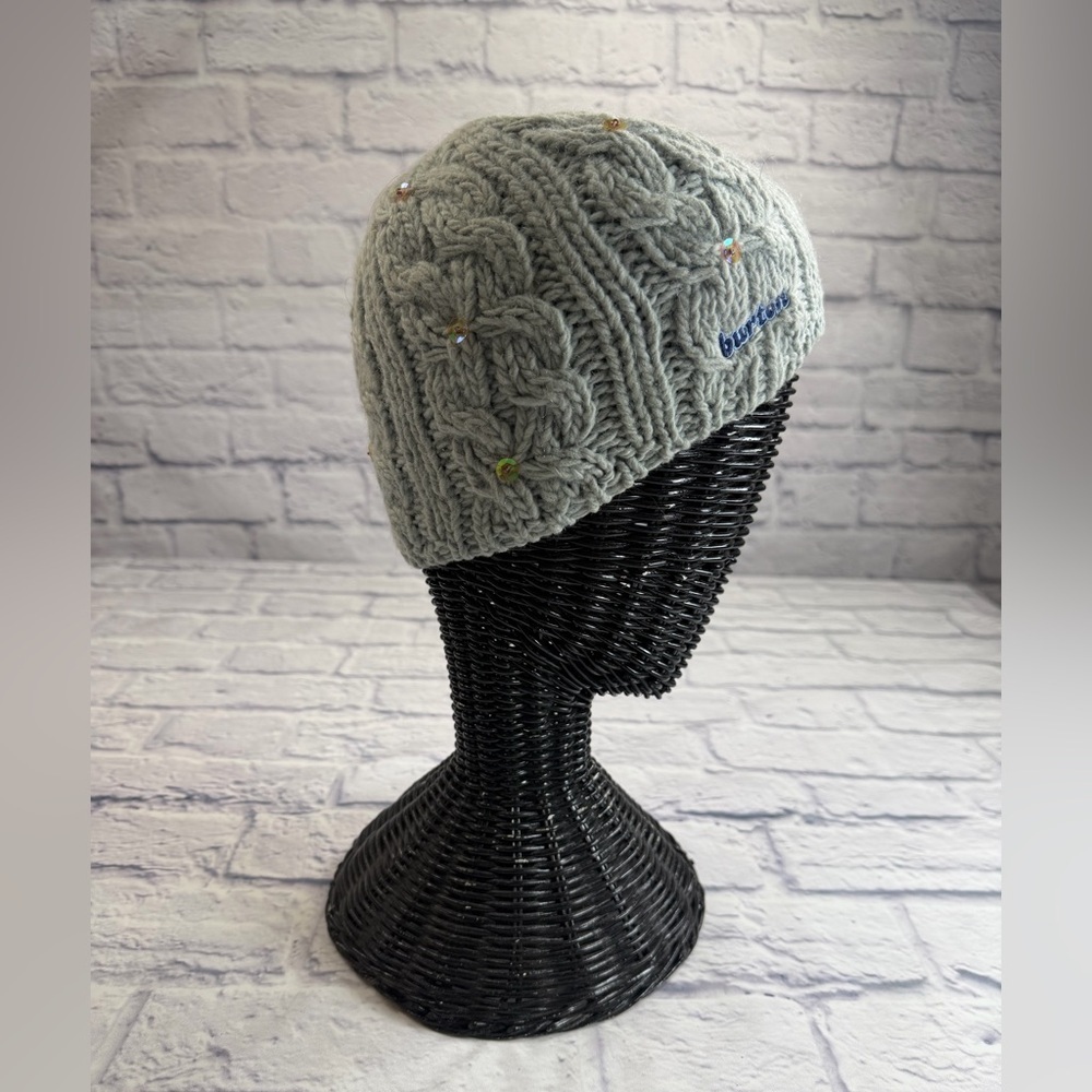 Burton Snow Gear Light Green Cable Knit Beanie. OS. Toboggan. Snow Ski. Winter.